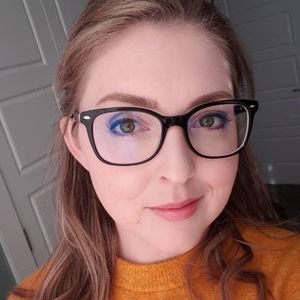 Meet your Posher, Leslie